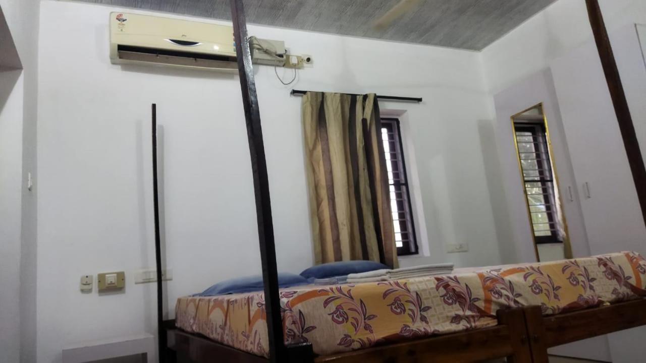 Arya Homestay Bougain Villa 고카르나 외부 사진